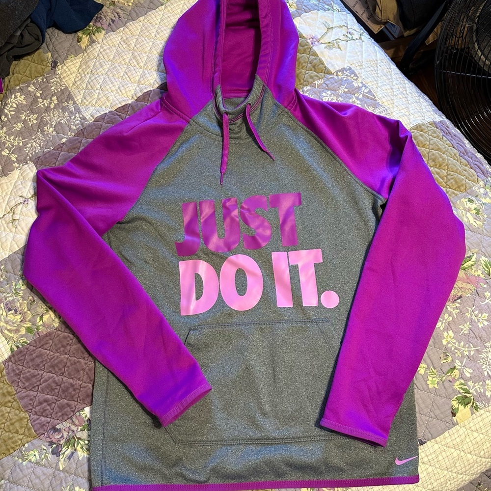 Nike Therma-Fit Hoodie Size Small